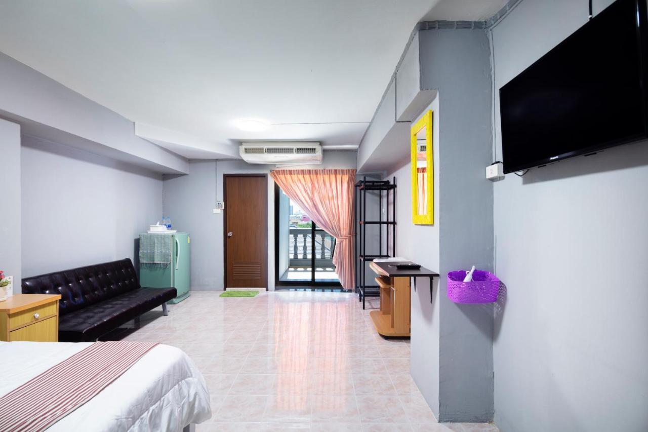 Penyos Suite Bangkok Ngoại thất bức ảnh