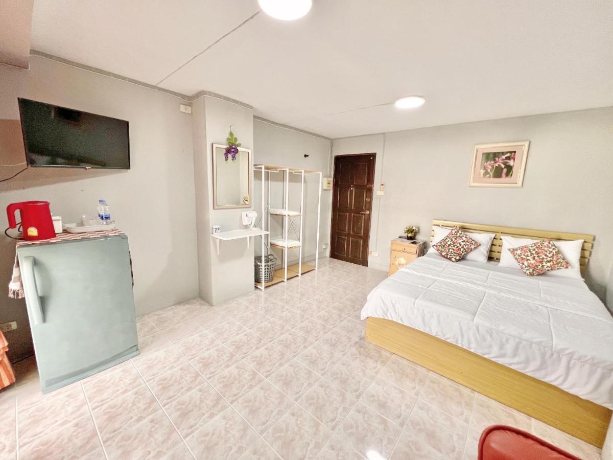 Penyos Suite Bangkok Ngoại thất bức ảnh