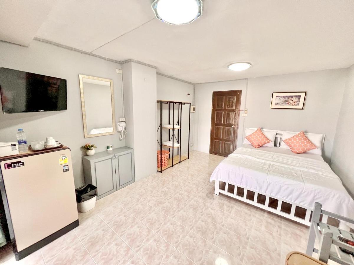 Penyos Suite Bangkok Ngoại thất bức ảnh