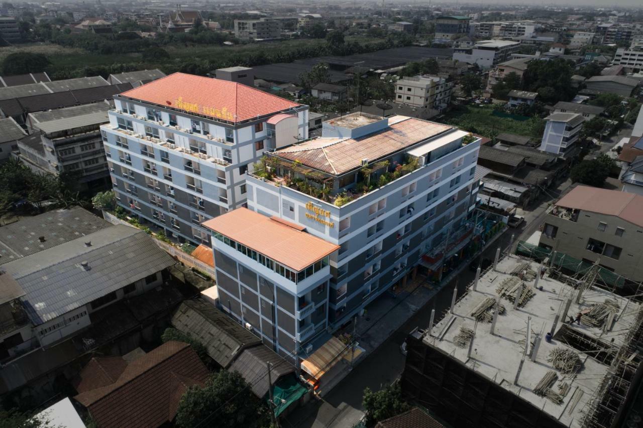 Penyos Suite Bangkok Ngoại thất bức ảnh
