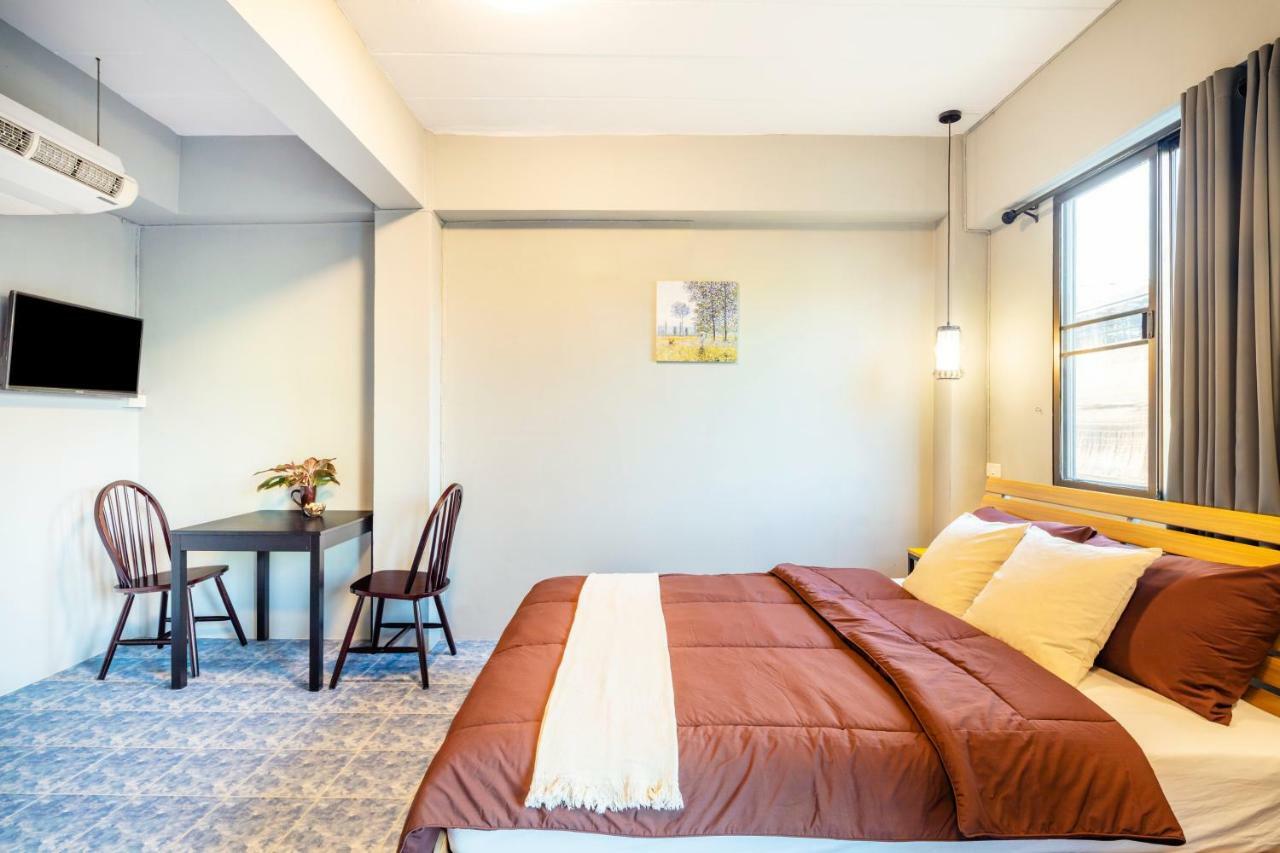 Penyos Suite Bangkok Ngoại thất bức ảnh