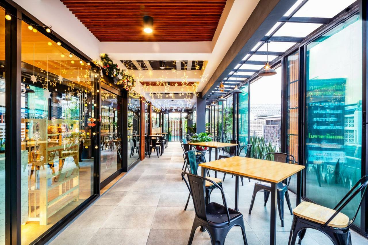 Penyos Suite Bangkok Ngoại thất bức ảnh