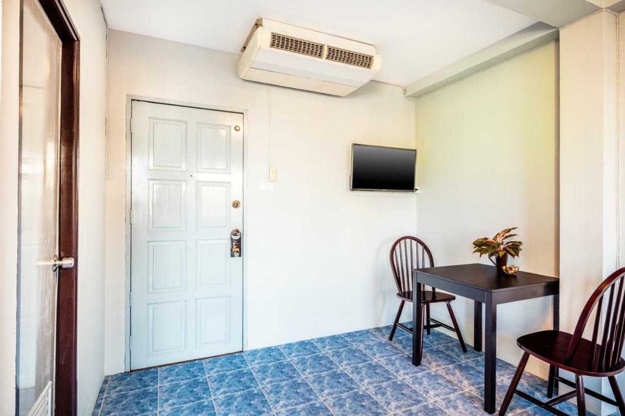 Penyos Suite Bangkok Ngoại thất bức ảnh